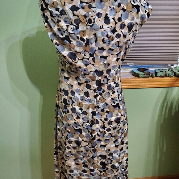 Dressbarn sleeveless size 10 petite dress. - Picture 4 of 7